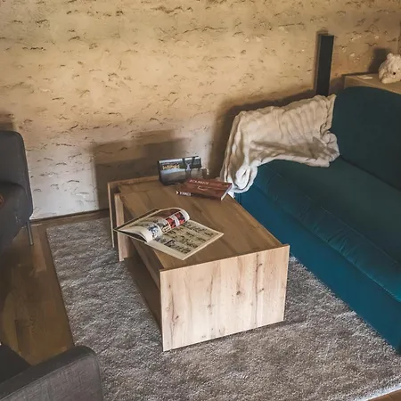 L'intendance - Calme Et Cosy, Vieilles Pierres