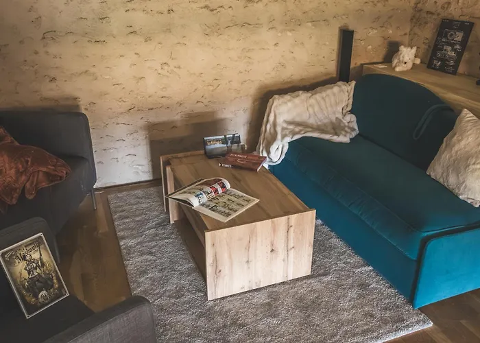 L'intendance - Calme Et Cosy, Vieilles Pierres